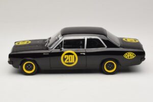 Opel Rekord C #201 Black Widow MCG 1:18 MCG18560 Metal - imagem 3 de 6