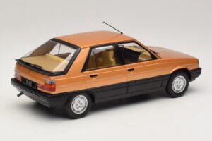 Renault 11 GTL Dourado MCG 1:18 MCG18590 Metal - imagem 2 de 6