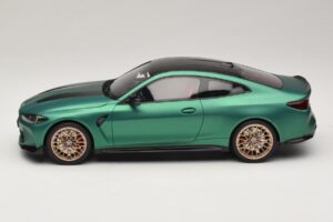 BMW M4 CS G82 Frozen Isle of Man Green GT Spirit 1:18 GT994 Resina - imagem 3 de 6