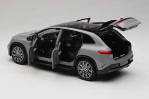 Mercedes EQS SUV X296 Manufaktur Alpine Grey NZG 1:18 B66960591 Metal - imagem 5 de 8