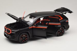 BMW XM G09 Matt Black Minichamps 1:18 110023301 Metal - imagem 2 de 8