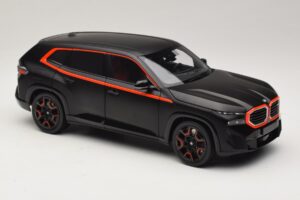 BMW XM G09 Matt Black Minichamps 1:18 110023301 Metal - imagem 6 de 8