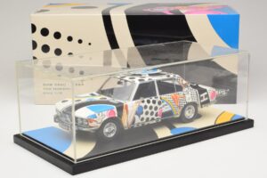 BMW 2500 E3 New Horizon Minichamps 1:18 155029204 Resina - imagem 6 de 6