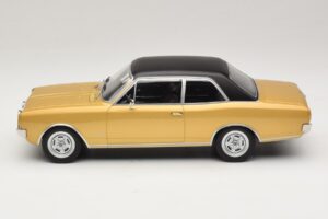 Opel Commodore A Bege MCG 1:18 MCG18559 Metal - imagem 3 de 6