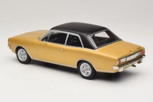 Opel Commodore A Bege MCG 1:18 MCG18559 Metal - imagem 5 de 6