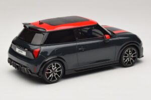Mini Cooper JCW F66 Legend Grey Otto 1:18 OT1244 Resina - imagem 2 de 6