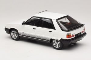 Renault 11 Turbo Branco MCG 1:18 MCG18589 Metal - imagem 5 de 6