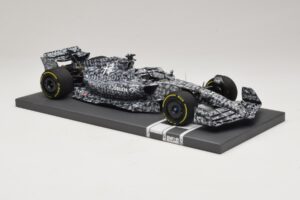 Alfa Romeo Orlen C42 R. Kubica Testing Barcelona 2022 Minichamps 1:18 117229988 Resina - imagem 4 de 7