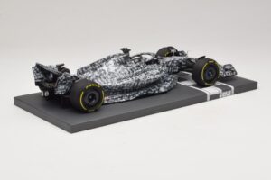 Alfa Romeo Orlen C42 V. Bottas Testing Barcelona 2022 Minichamps 1:18 117229977 Resina - imagem 2 de 7