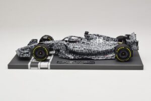 Alfa Romeo Orlen C42 V. Bottas Testing Barcelona 2022 Minichamps 1:18 117229977 Resina - imagem 3 de 7