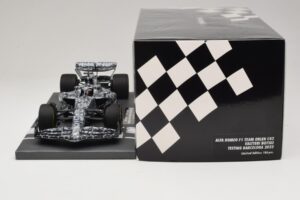Alfa Romeo Orlen C42 V. Bottas Testing Barcelona 2022 Minichamps 1:18 117229977 Resina - imagem 6 de 7