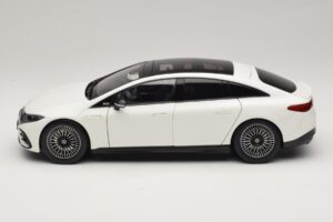 Mercedes EQS V297 Manufaktur Opalite White NZG 1:18 B66961049 Metal - imagem 4 de 8