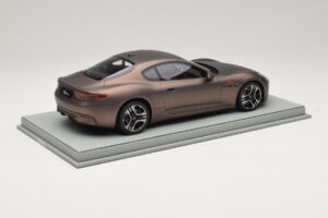 Maserati GranTurismo Trofeo Rame Folgore BBR 1:18 P18240AMAS Resina - imagem 3 de 7