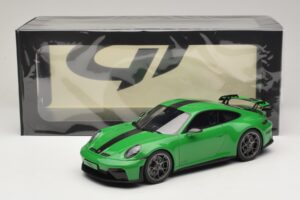 Porsche 911 992.2 GT3 Weissach Package Python Green GT Spirit 1:18 GT576 Resina - imagem 6 de 6