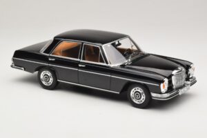 Mercedes 280 SE W108 Preto Norev 1:18 183360 Metal - imagem 6 de 8