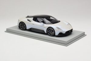 Maserati MC20 Bianco Audace BBR 1:18 P18191AMAS Resina - imagem 5 de 6
