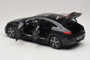 Mercedes EQE V295 Graphite Grey Magno NZG 1:18 B66961108 Metal - imagem 7 de 8