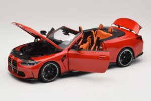 BMW M4 G83 Cabriolet Red Metallic Minichamps 1:18 110021030 Metal - imagem 2 de 8