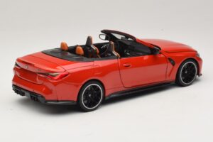 BMW M4 G83 Cabriolet Red Metallic Minichamps 1:18 110021030 Metal - imagem 3 de 8