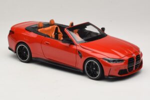 BMW M4 G83 Cabriolet Red Metallic Minichamps 1:18 110021030 Metal - imagem 6 de 8
