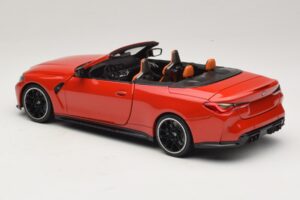 BMW M4 G83 Cabriolet Red Metallic Minichamps 1:18 110021030 Metal - imagem 7 de 8