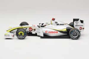 Brawn GP BGP001 #22 J. Button Singapore GP 2009 Minichamps 1:18 180090222 Resina - imagem 3 de 7