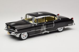 Cadillac Fleetwood Series 60 The Godfather Greenlight 1:18 Cadillac Fleetwood Series 60 The Godfather Greenlight 1:18 12949 Metal