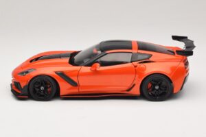 Chevrolet Corvette C7 ZR1 Vermelho IXO 1:18 U18RDC001-FO Metal - imagem 4 de 8