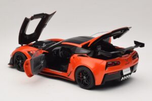 Chevrolet Corvette C7 ZR1 Vermelho IXO 1:18 U18RDC001-FO Metal - imagem 5 de 8