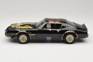 Pontiac Firebird Trans Am Kill Bill Movie Greenlight 1:18 12951 Metal - imagem 3 de 6