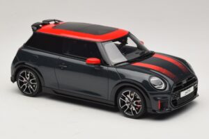 Mini Cooper JCW F66 Legend Grey Otto 1:18 OT1244 Resina - imagem 4 de 6