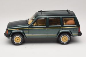 Jeep Cherokee XJ Limited Hunter Green Otto 1:18 OT1204 Resina - imagem 3 de 6