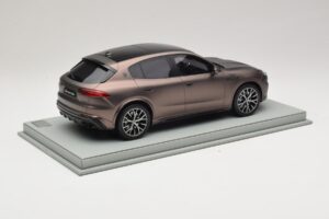 Maserati Grecale Bronze BBR 1:18 P18220FMAS Resina - imagem 3 de 7