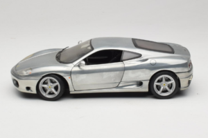 Ferrari 360 Modena Prateado Cromado Hot Wheels 1:18 27774 Metal - imagem 4 de 8