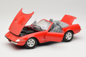 Ferrari 365 GTS/4 Spider Vermelho Techno Giodi 1:18 40028-P1 Metal - imagem 2 de 8