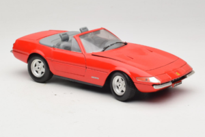 Ferrari 365 GTS/4 Spider Vermelho Techno Giodi 1:18 40028-P1 Metal - imagem 6 de 8