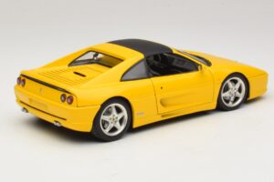 Ferrari F355 Spider Amarelo com Teto Preto UT Models 1:18 180074030-P4 Metal - imagem 3 de 8