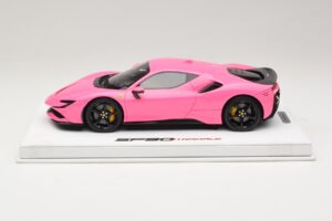 Ferrari SF90 Pack Fiorano Brilhante Qatar Pink BBR 1:18 RACELINE137 Resina - imagem 3 de 7