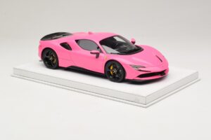 Ferrari SF90 Pack Fiorano Brilhante Qatar Pink BBR 1:18 RACELINE137 Resina - imagem 4 de 7