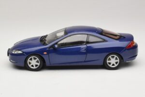 Ford Cougar Azul Action 1:18 ACTION001 Metal - imagem 4 de 8