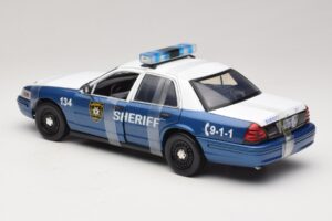 Ford Crown Victoria Police Interceptor The Walking Dead Greenlight 1:18 12957 Metal - imagem 5 de 6