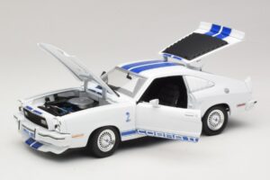 Ford Mustang II Cobra II Charlie's Angels Movie Greenlight 1:18 12880 Metal - imagem 2 de 8