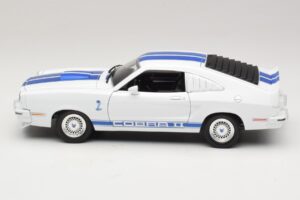 Ford Mustang II Cobra II Charlie's Angels Movie Greenlight 1:18 12880 Metal - imagem 4 de 8
