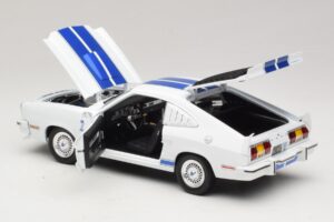 Ford Mustang II Cobra II Charlie's Angels Movie Greenlight 1:18 12880 Metal - imagem 5 de 8