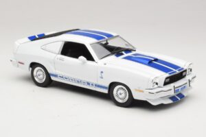 Ford Mustang II Cobra II Charlie's Angels Movie Greenlight 1:18 12880 Metal - imagem 6 de 8