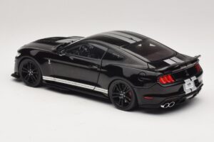 Ford Mustang Shelby GT500 S550 Preto IXO 1:18 U18RDC002-FO Metal - imagem 7 de 8