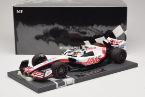 Haas VF-22 K. Magnussen Pole Position Brazilian GP 2022 Minichamps 1:18 117222120 Resina - imagem 7 de 7