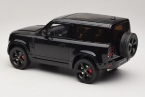 Land Rover Defender 90 L663 P400 X-Dynamic HSE Santorini Black GT Spirit 1:18 GT992 Resina - imagem 5 de 6