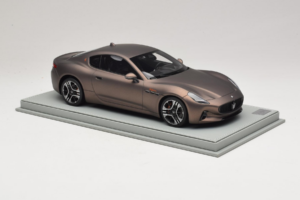 Maserati GranTurismo Trofeo Rame Folgore BBR 1:18 P18240AMAS Resina - imagem 4 de 7