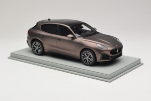 Maserati Grecale Bronze BBR 1:18 P18220FMAS Resina - imagem 4 de 7